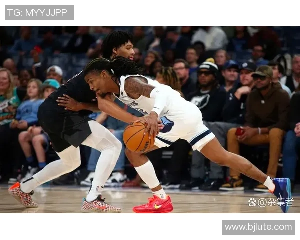 灰熊与开拓者第三场激战回顾球员表现与战术分析全景呈现