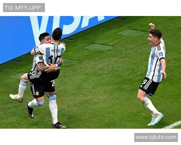 恩佐:咱们是看梅西踢球长大,和他一同赢得世界杯冠军十分骄傲 恩佐:咱们是看梅西踢球长大,和他一同赢得世界杯冠军十分骄傲